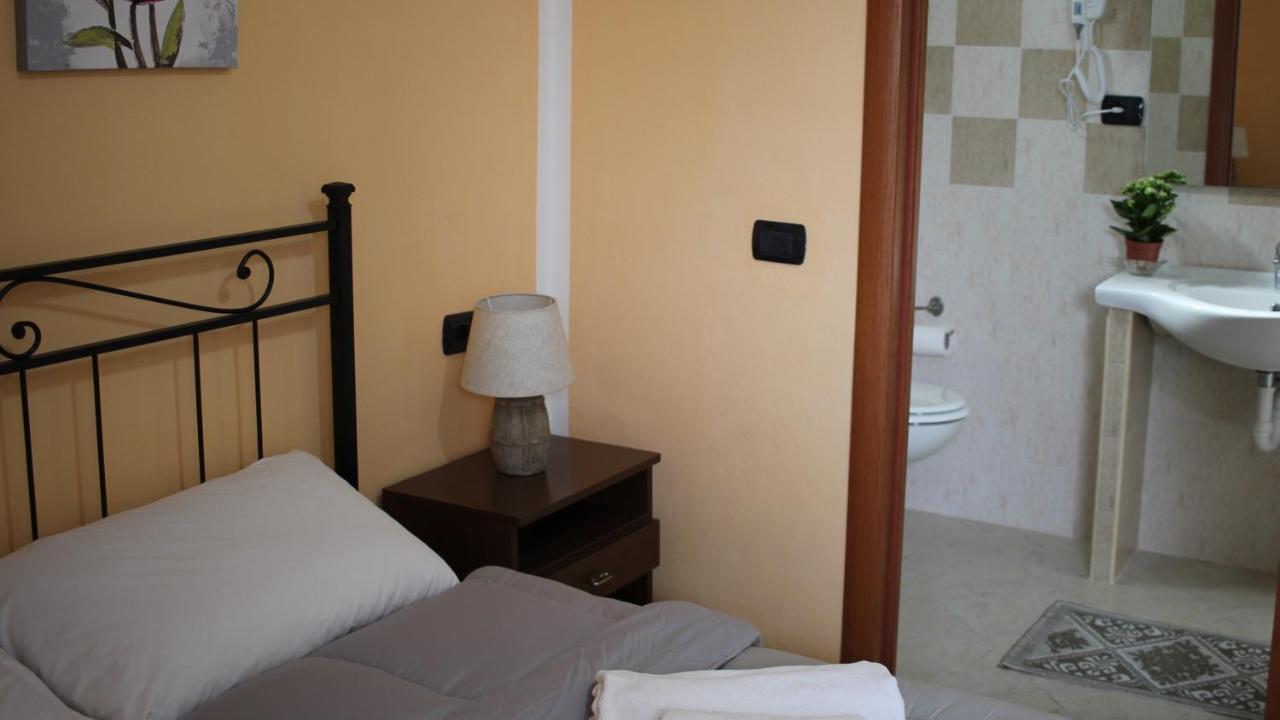 B&B Bassu Bosa Exterior foto