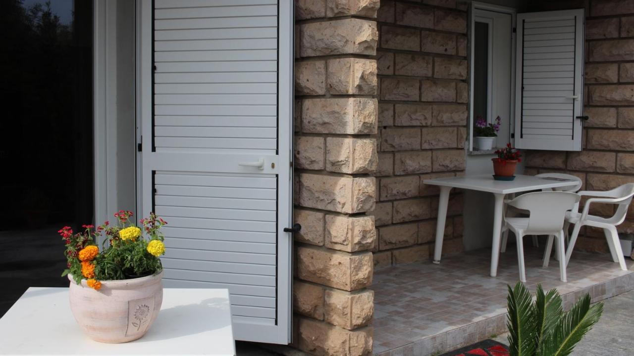 B&B Bassu Bosa Exterior foto